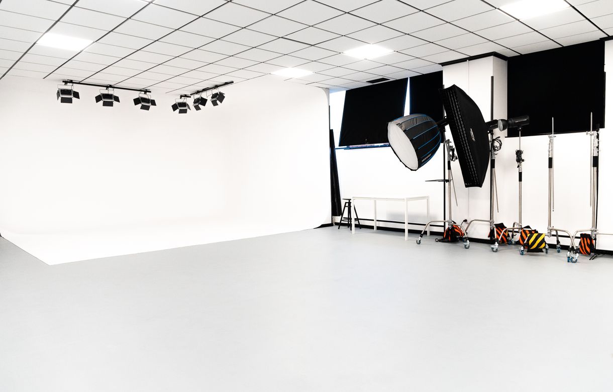 Alquiler estudio foto Madrid |  Estudio fotográfico y plató audiovisual profesional en Madrid (Carabanchel) - Image 3