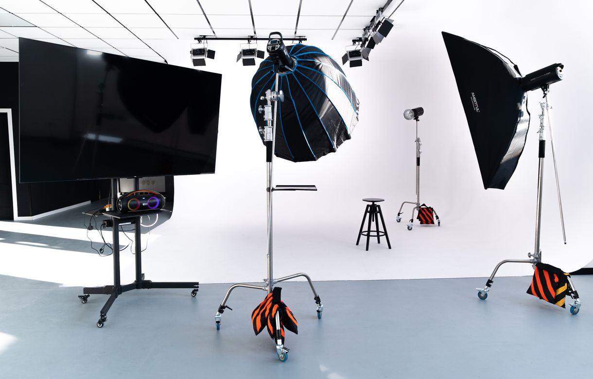 Alquiler estudio foto Madrid |  Estudio fotográfico y plató audiovisual profesional en Madrid (Carabanchel) - Image 2