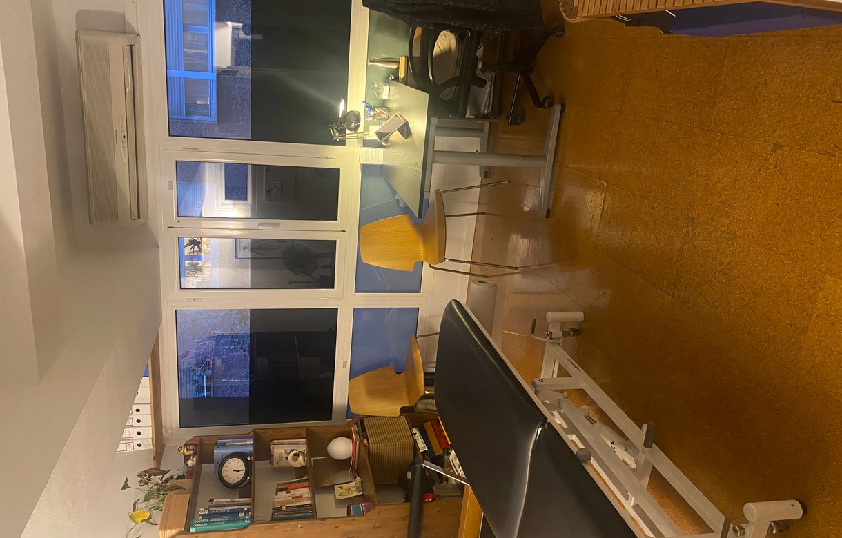 Salas para terapias con camilla hidráulica 