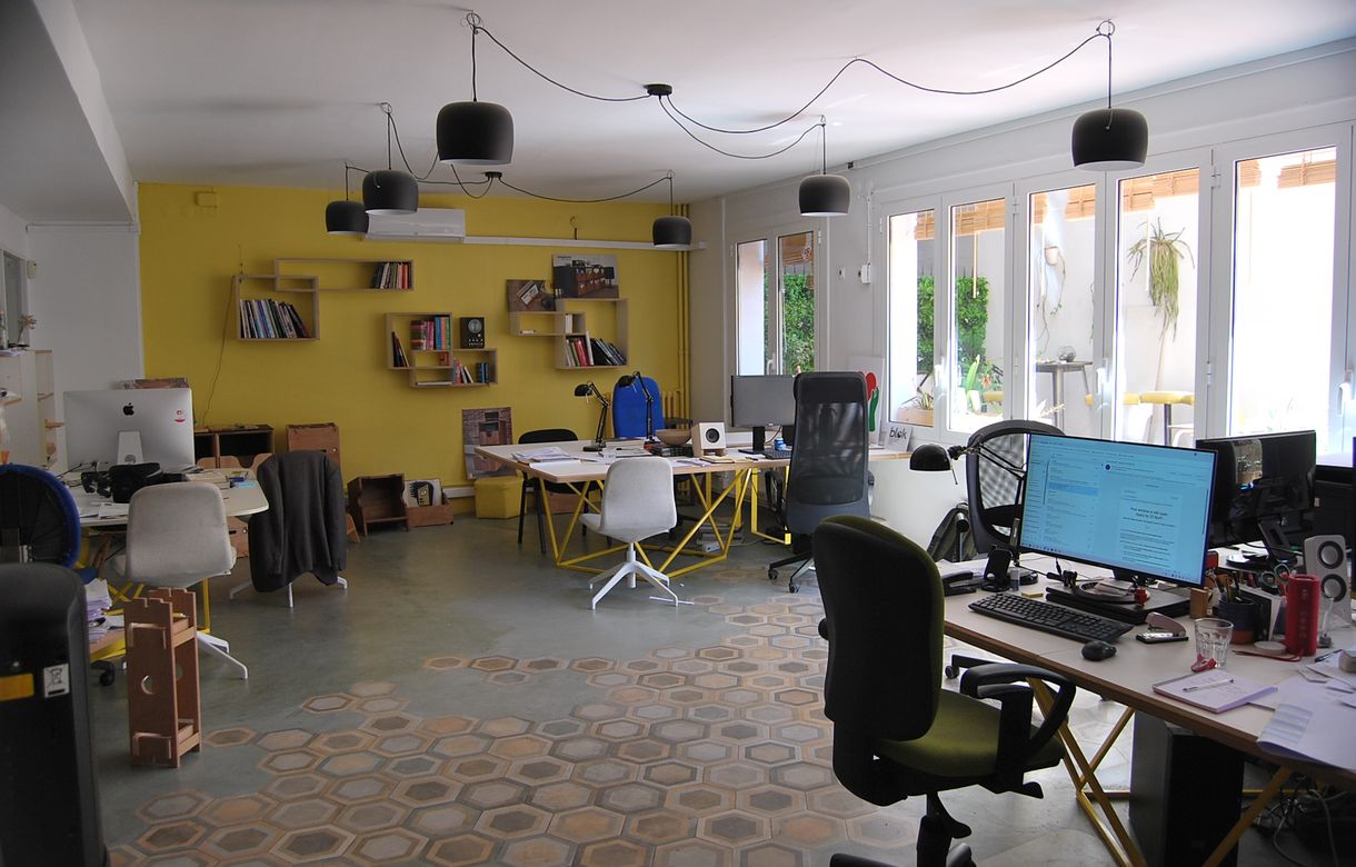 Despacho Barcelona compartido con salita de videoconferencias y reuniones - Image 5