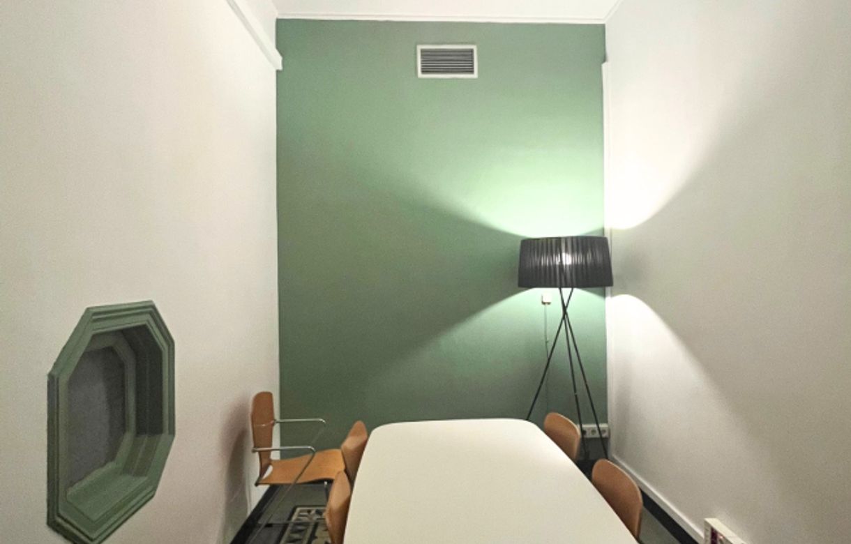 Oficina en Barcelona cerca de Diagonal – espacio profesional y productivo - Image 3