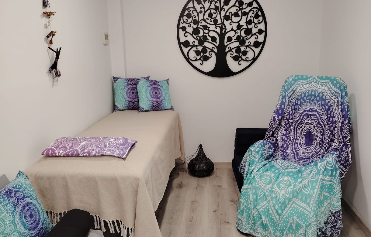sala de masajes Rubí  | salas para terapias | clases de yoga | talleres - Image 3