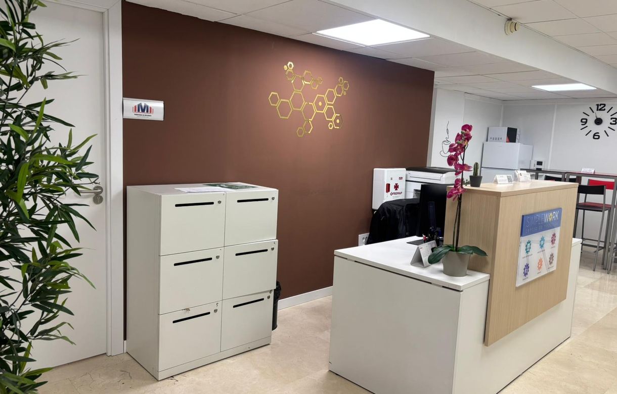 Alquiler oficinas Valencia centro | OFICINA DE (38m²) HASTA 14 PUESTOS DE TRABAJO - Image 2