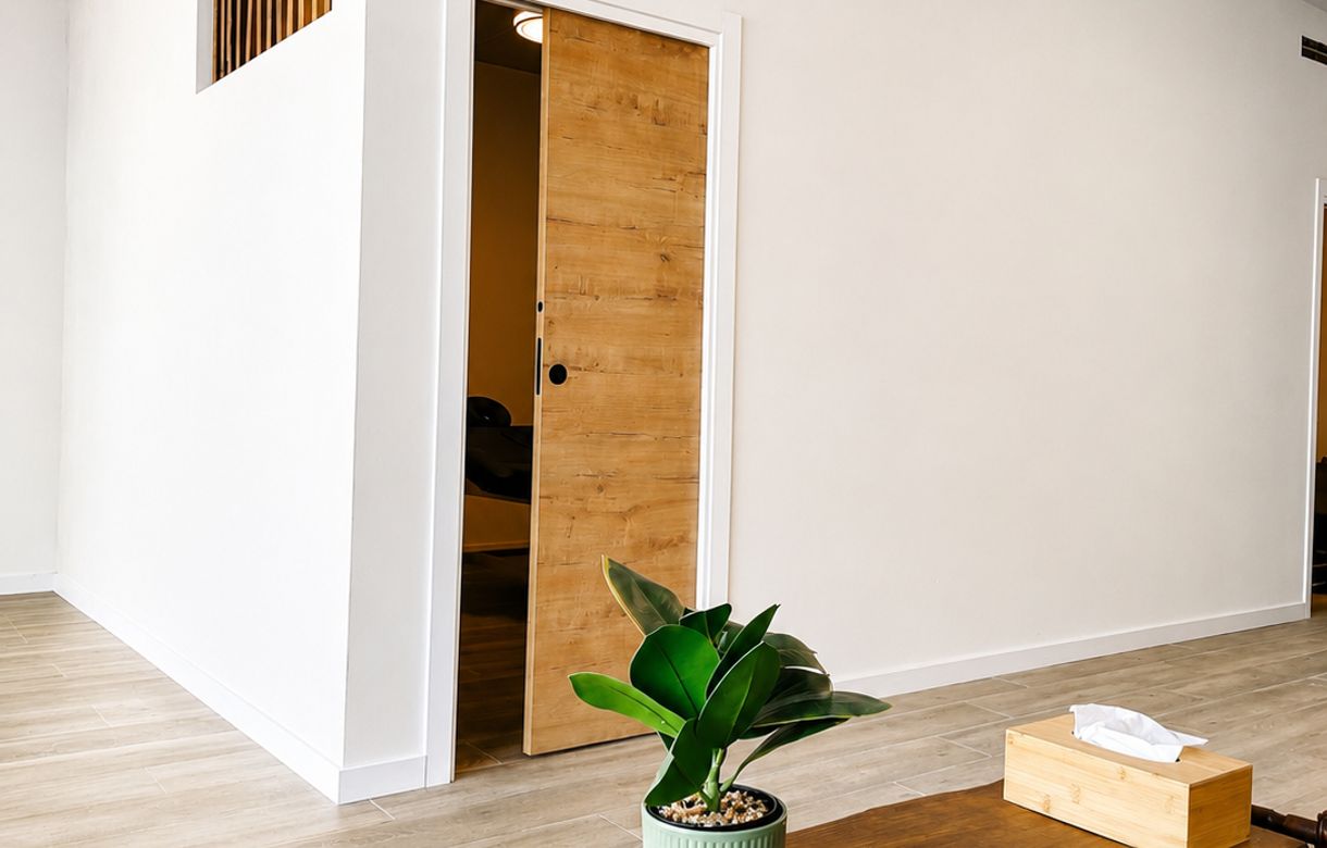Consulta privada equipada para profesionales del bienestar en Valencia Sur - Image 4