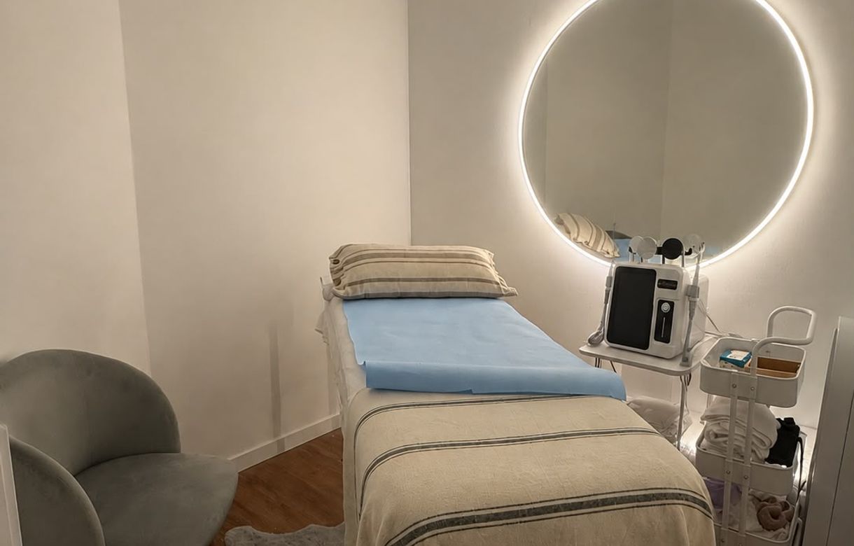 Alquiler cabina tatuadores | Estética, tatuadores, terapeutas, masajistas, especialistas en micropigmentación y otros profesionales 