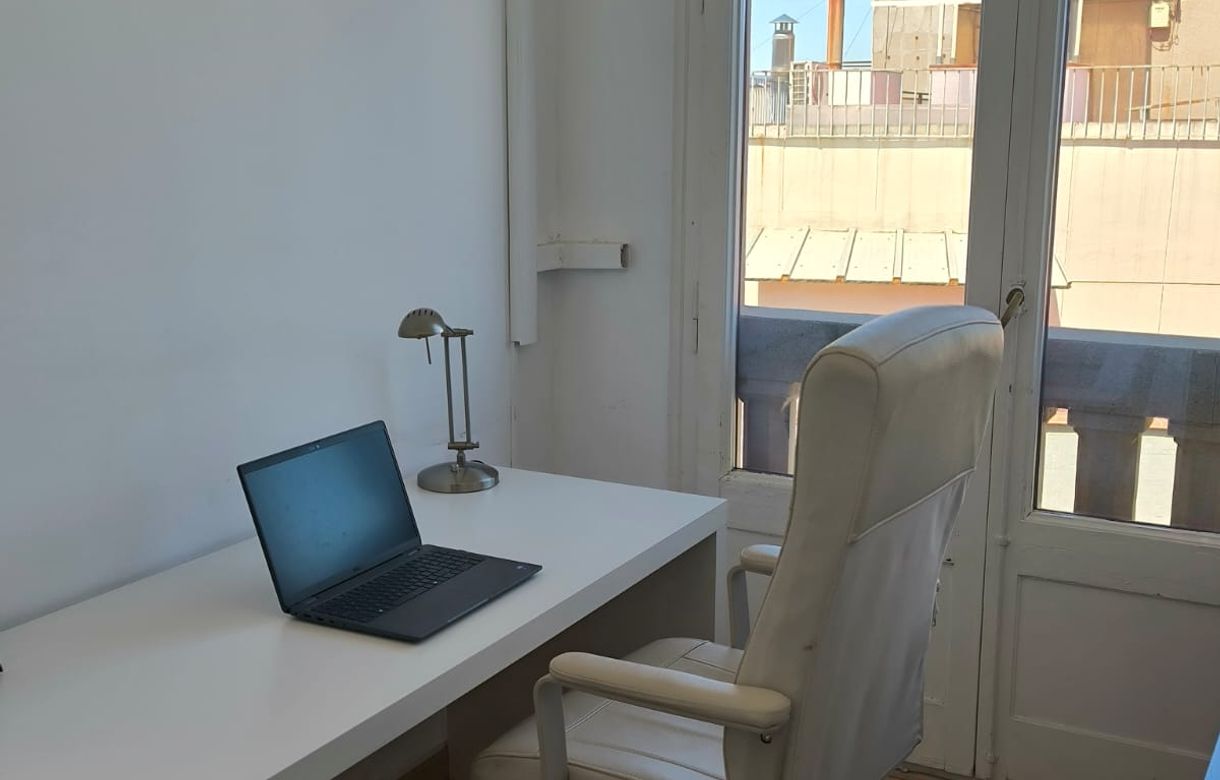 Alquiler despacho abogados Barcelona | DESPACHO INDIVIDUAL EN ALQUILER-VÍA LAIETANA/URQUINAONA - Image 4