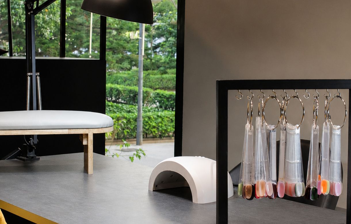 Alquiler de peluquería en Valencia | Puestos y cabinas en beauty coworking en Valencia  - Image 2