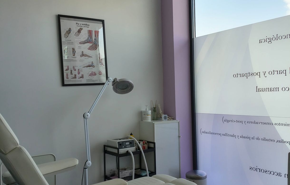 Alquiler salas podología en clínica de fisioterapia en Boadilla del Monte, con sala para tratamientos, gastos incluidos y estudio de la pisada.
