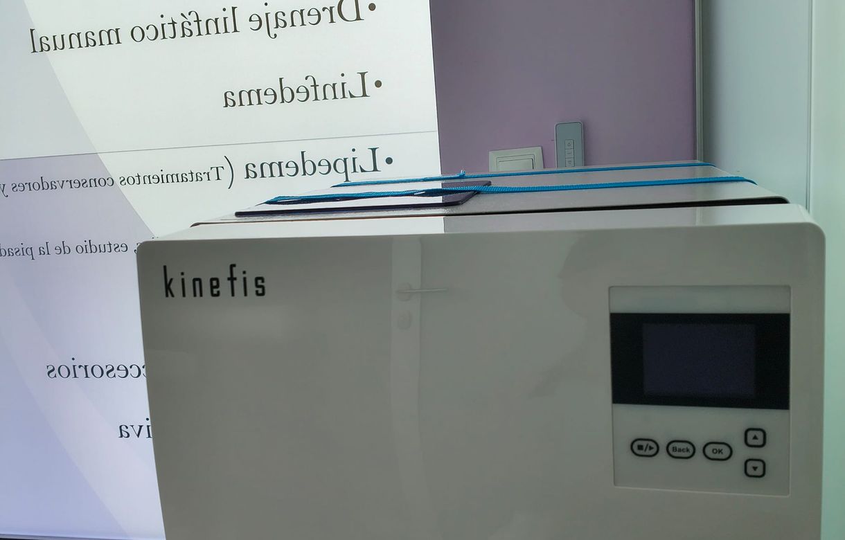 Alquiler salas podología en clínica de fisioterapia en Boadilla del Monte, con sala para tratamientos, gastos incluidos y estudio de la pisada. - Image 4