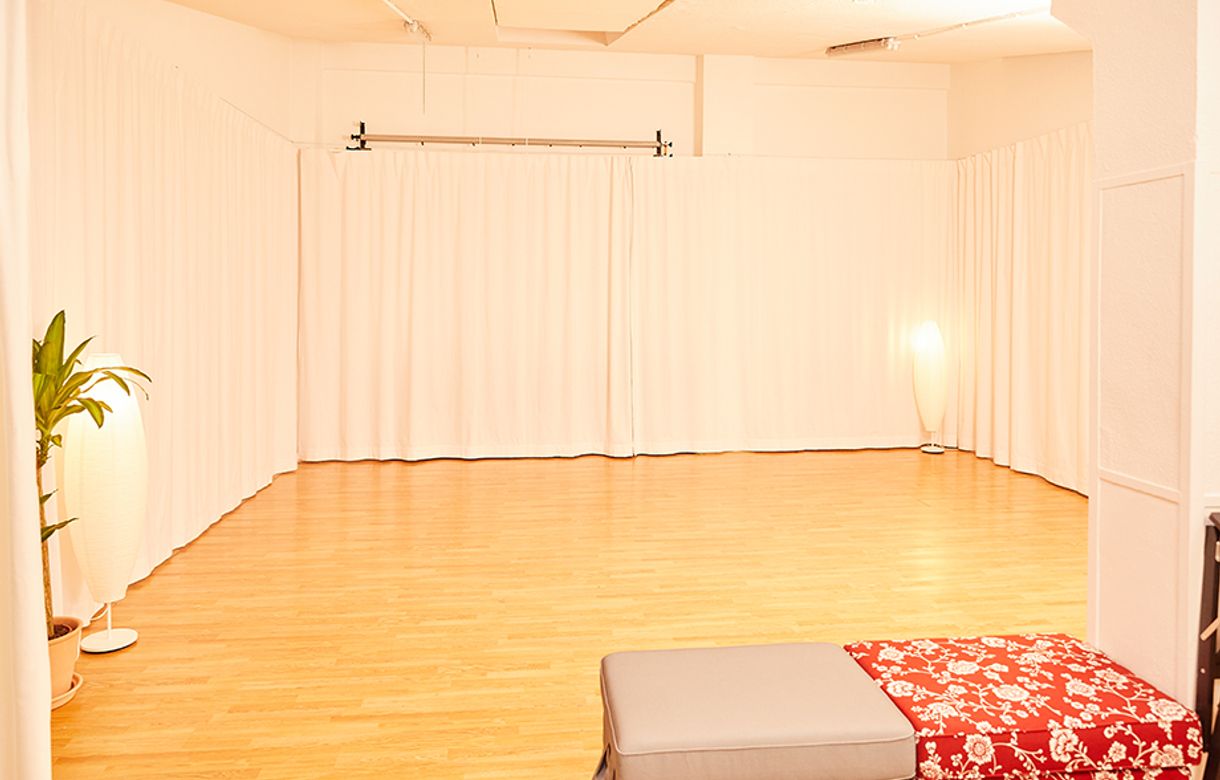 Espacio Marqués de Vadillo para actividades | Espacio multidisciplinar para ensayos, coworking, fotografía, yoga, pilates, danza y reuniones desde 18 €/hora. - Image 3