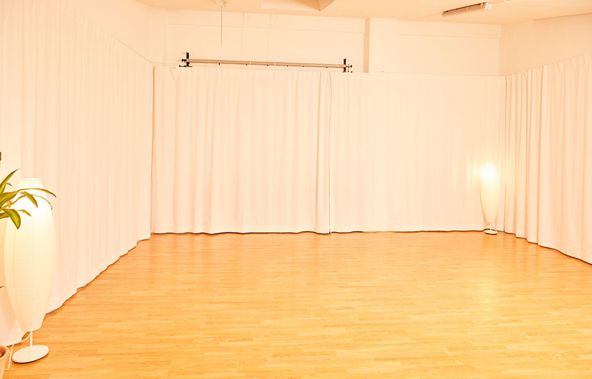 Espacio Marqués de Vadillo para actividades | Espacio multidisciplinar para ensayos, coworking, fotografía, yoga, pilates, danza y reuniones desde 18 €/hora. - Image 5