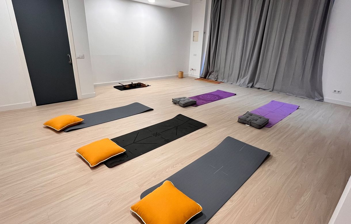 Alquiler sala yoga Sant Cugat | Espacio para Yoga, Meditación y Terapias en Sant Cugat