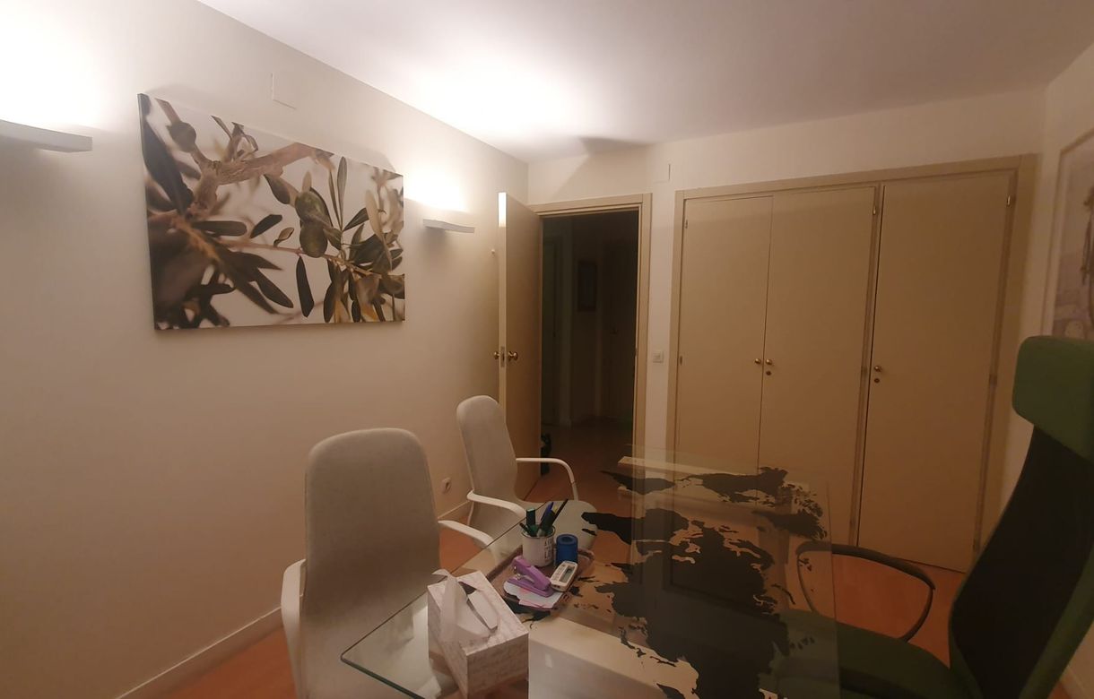 Alquiler clínica Madrid en barrio Salamanca con despachos profesionales, registro sanitario, sala de espera y alquiler flexible por meses, semanas u horas. - Image 6
