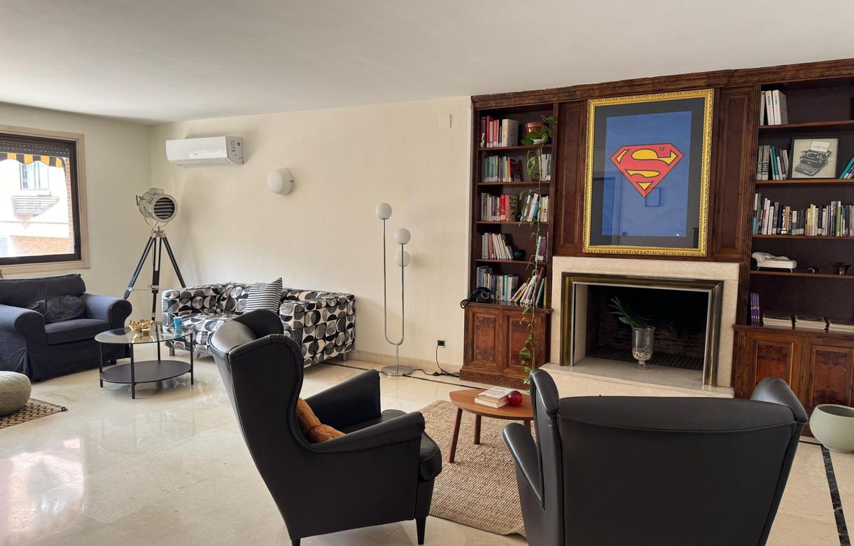 Alquiler clínica Madrid en barrio Salamanca con despachos profesionales, registro sanitario, sala de espera y alquiler flexible por meses, semanas u horas.