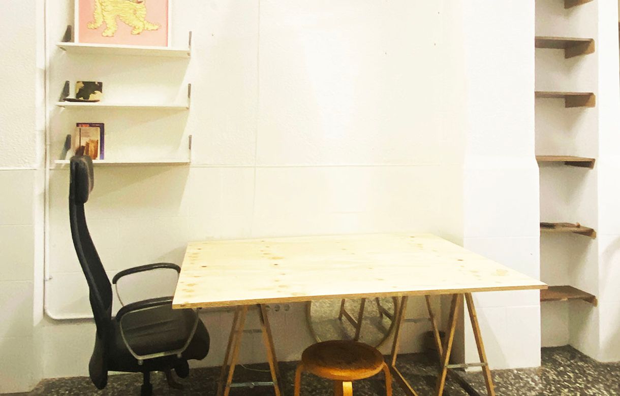 Espacio en local compartido para artesanos, artistas, diseñadores y creativos. Taller con dos espacios disponibles y buen ambiente de trabajo.