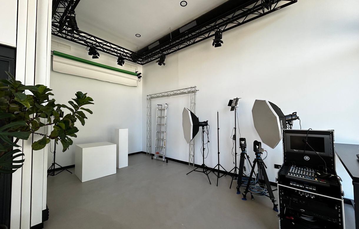 Alquiler estudio Cadiz | Alquiler de Salas por Horas para Eventos, Talleres, Fotografía y Coworking en San Fernando
