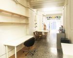 Espacio en local compartido para artesanos, artistas, diseñadores y creativos. Taller con dos espacios disponibles y buen ambiente de trabajo.
